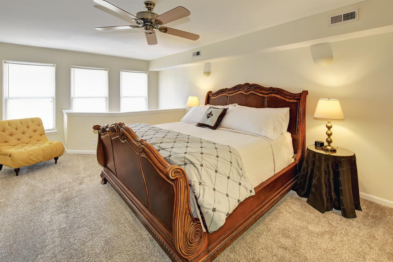 Restaurant Row Townhouse 2 King Bedrooms Louisville Bagian luar foto