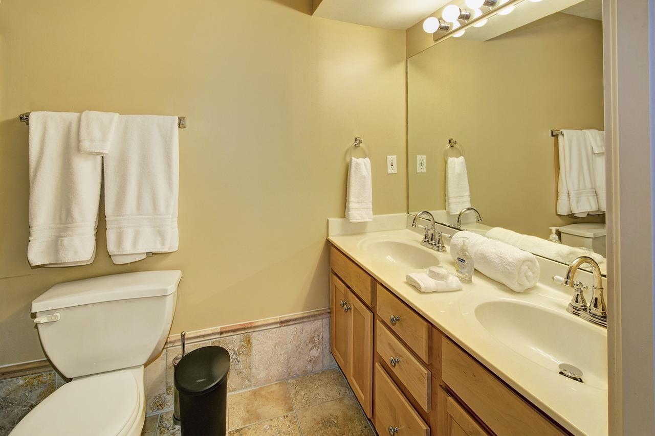 Restaurant Row Townhouse 2 King Bedrooms Louisville Bagian luar foto
